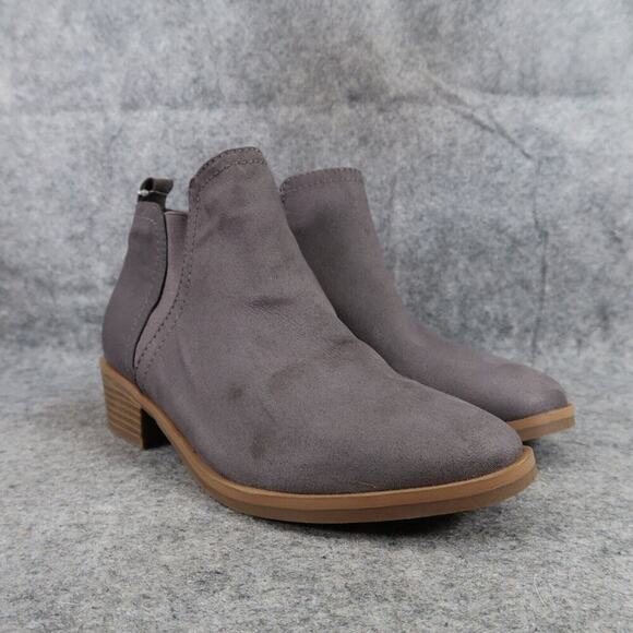 Time and Tru Shoes Womens 6.5 Bootie Fashion Classic Block Heel Memory Foam Grey - Picture 1 of 13